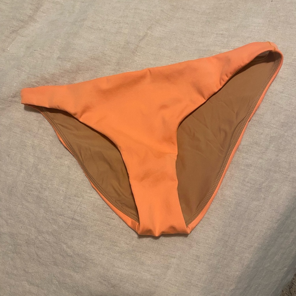 Left on Friday Wear To bottoms